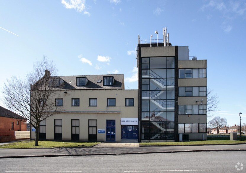 Oakwood Ln, Leeds, LS8 3LG