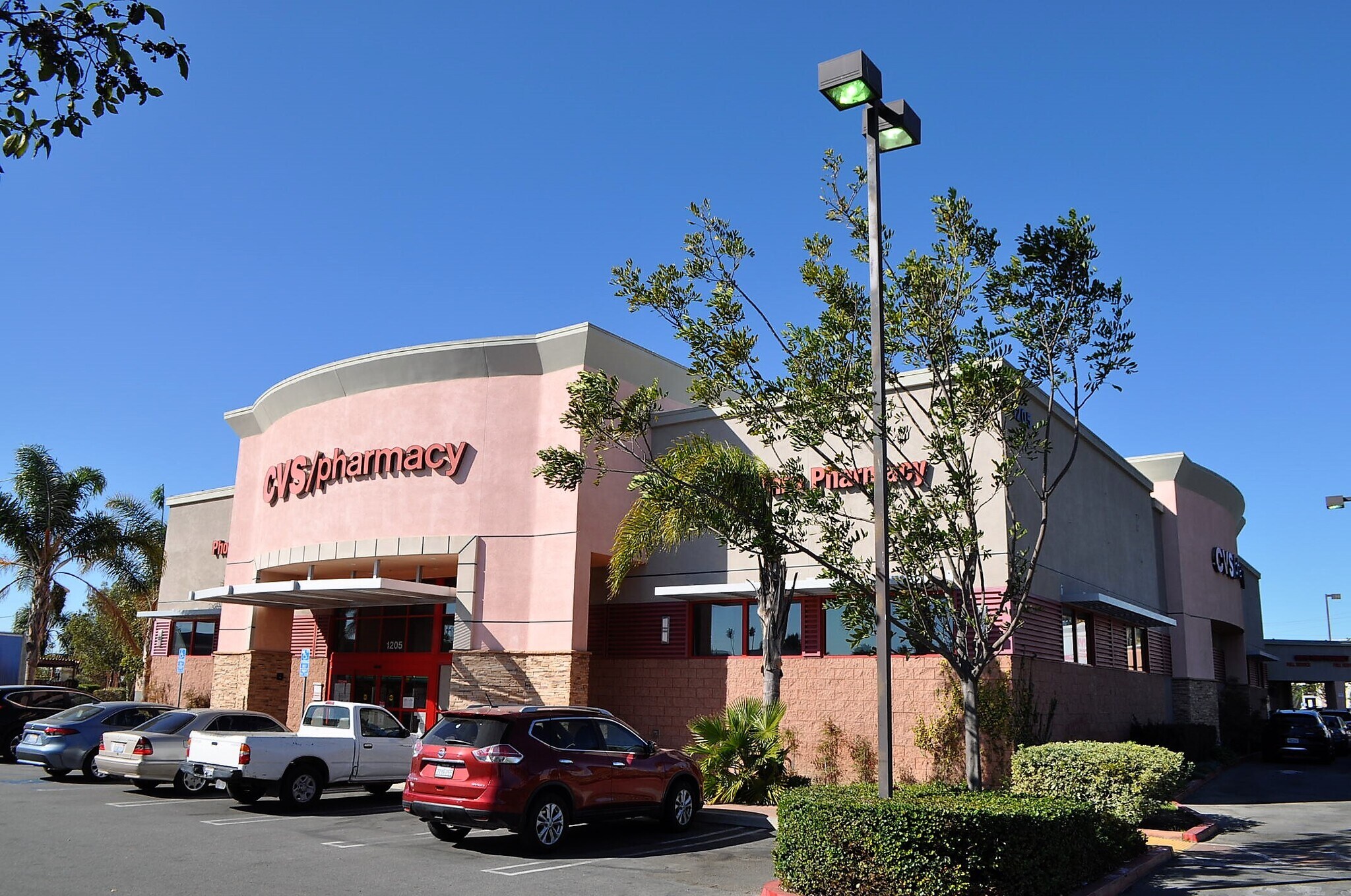 1117 S Oxnard Blvd, Oxnard, CA 93030 Prime Corner CVS Anchored Center Oxnard