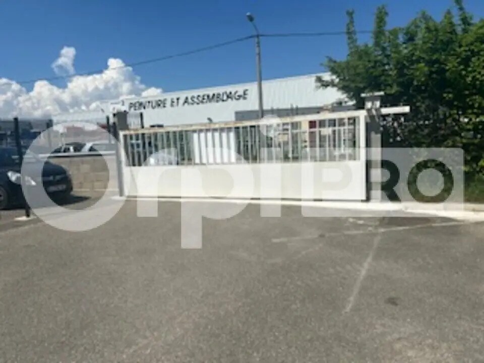 Flex in Arnas for lease Building Photo- Image 1 of 6
