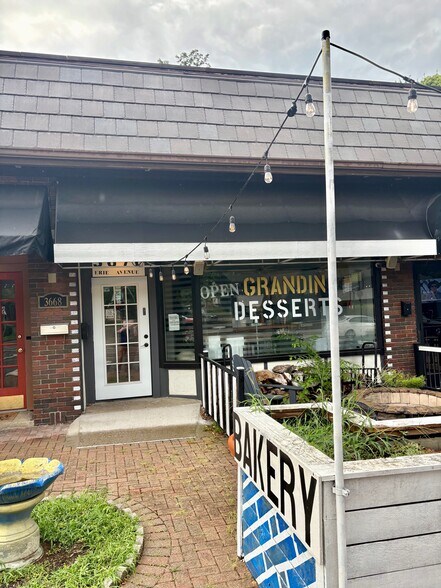 3666-3672 Erie Ave, Cincinnati, OH for lease - Building Photo - Image 2 of 25