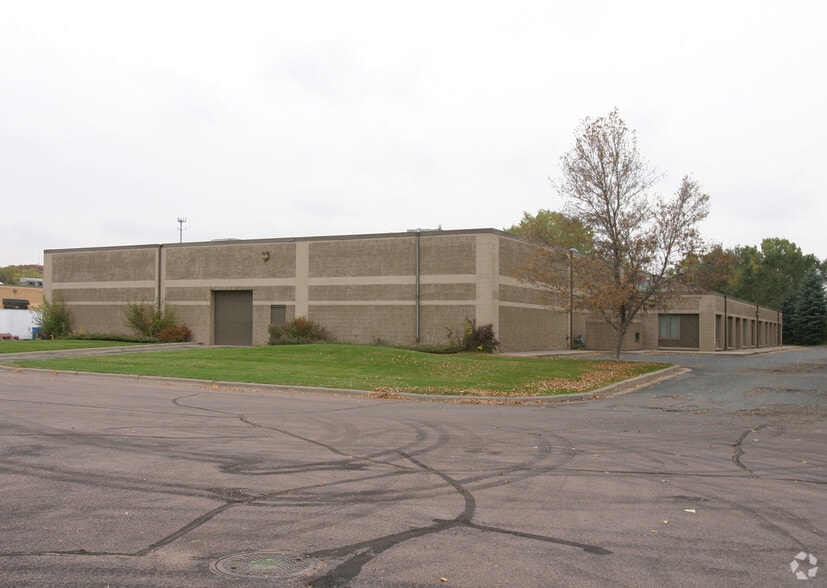 15 Yorkton Ct, Little Canada, MN for sale - Building Photo - Image 2 of 12