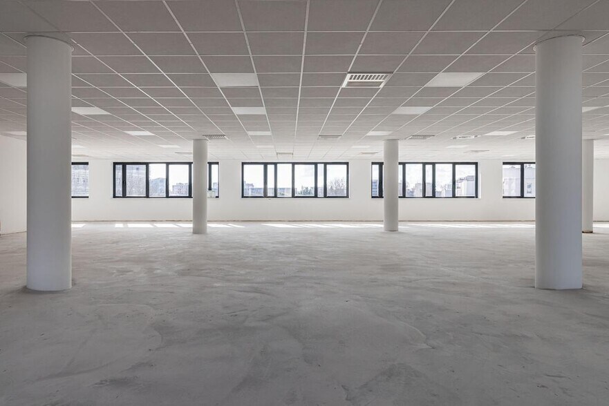 Office in Lyon for sale - Interior Photo - Image 2 of 12
