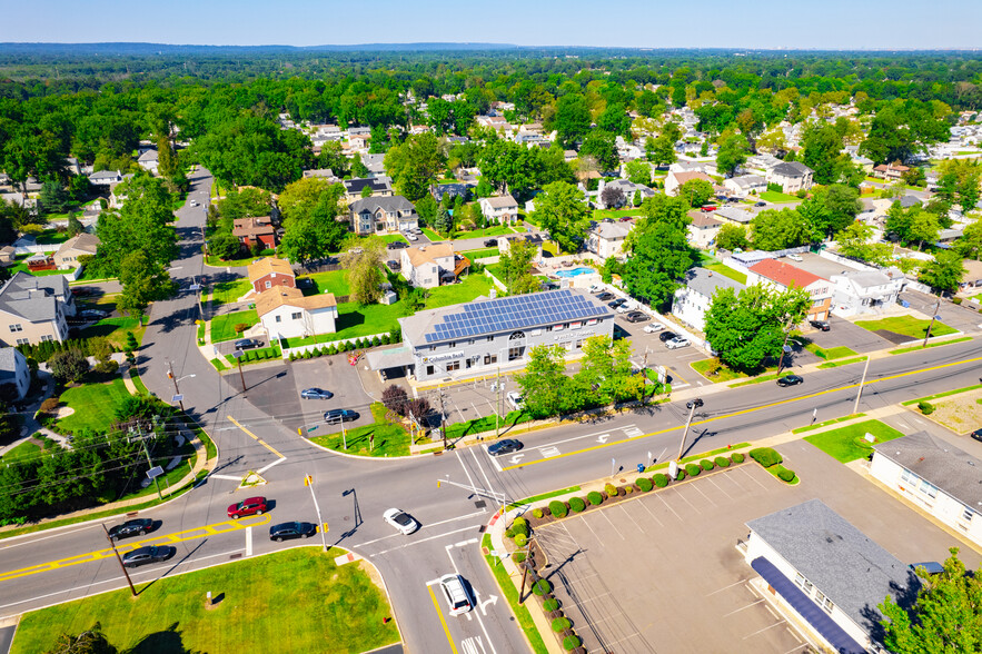 800 Inman Ave, Colonia, NJ for lease - Building Photo - Image 3 of 14