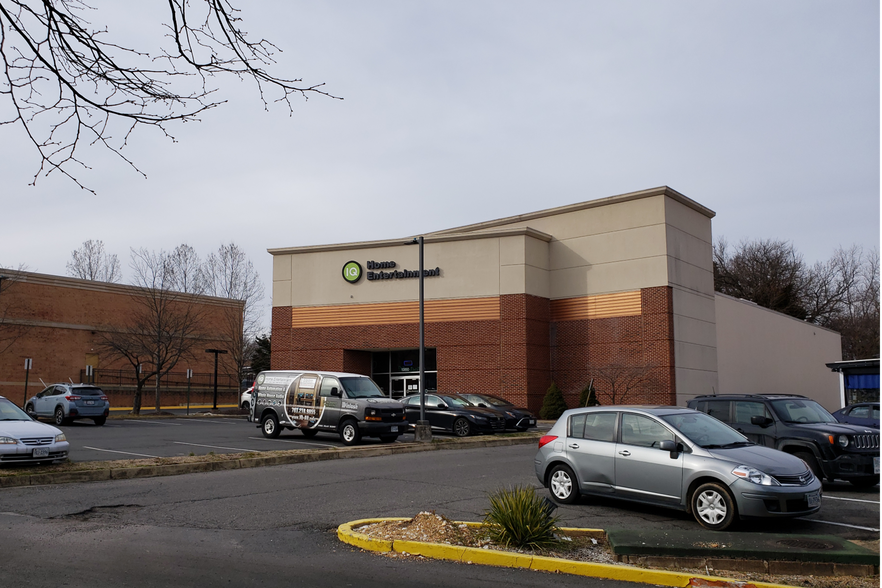 10890 Fairfax Blvd, Fairfax, VA for sale - Building Photo - Image 1 of 4