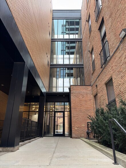 216 N May St, Chicago, IL for lease - Building Photo - Image 3 of 15