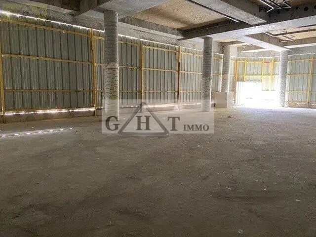 Retail in Ivry-sur-Seine for lease - Interior Photo - Image 2 of 3