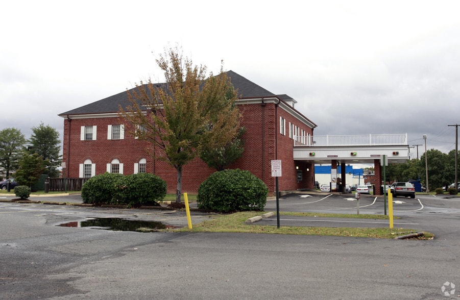 6810 Commerce St, Springfield, VA for sale - Building Photo - Image 2 of 5