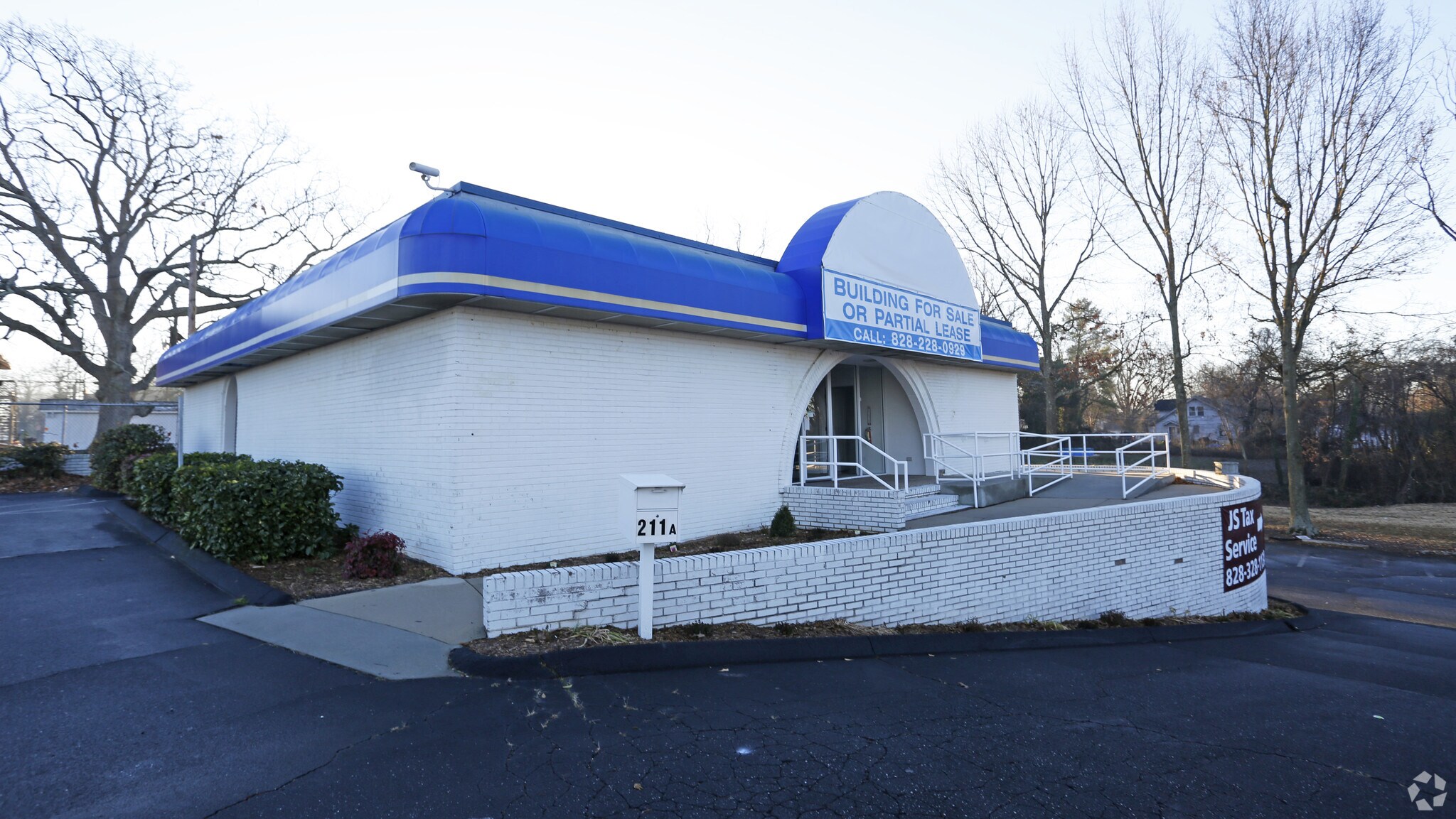 211 SE Hwy 127, Hickory, NC for sale Primary Photo- Image 1 of 1