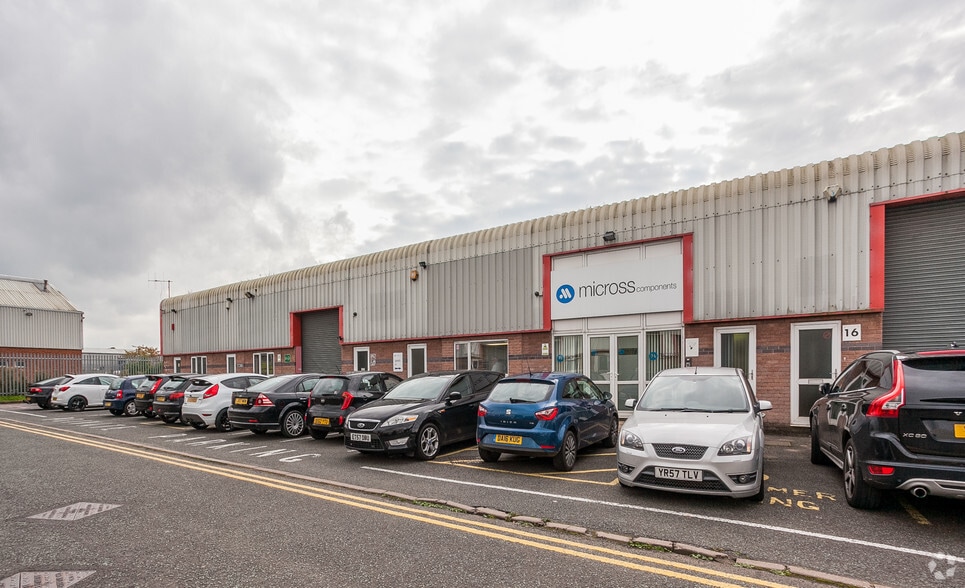 Lancaster Fields, Crewe for lease - Building Photo - Image 3 of 6