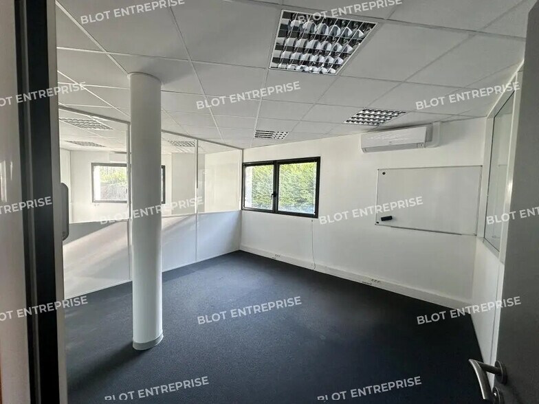 Office in Cesson-Sévigné for sale - Interior Photo - Image 3 of 6