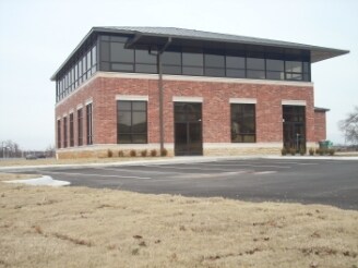 2961 N Point Cir, Fayetteville, AR for lease - Building Photo - Image 2 of 19