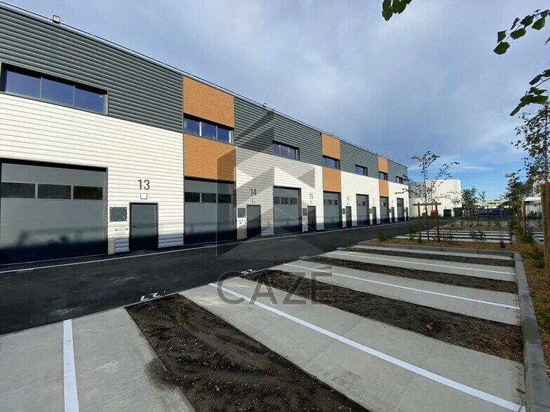 Flex in Gradignan for lease - Building Photo - Image 2 of 17