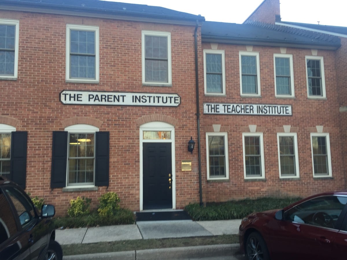 1050310529 Braddock Rd, Fairfax, VA 22032