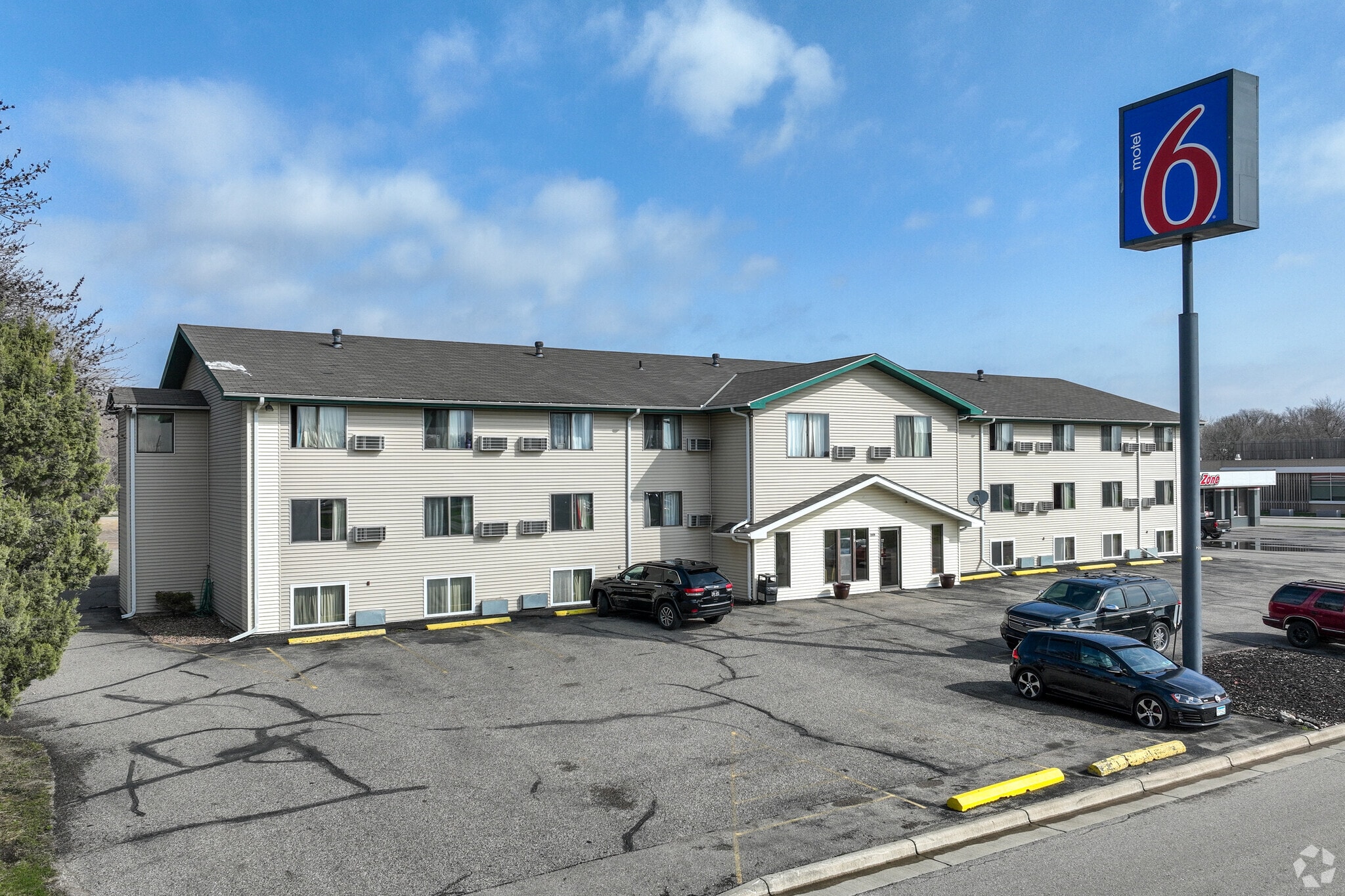 2019 E Main St, Albert Lea, MN for sale Building Photo- Image 1 of 22