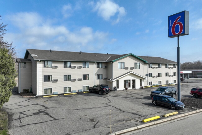 More details for 2019 E Main St, Albert Lea, MN - Hospitality for Sale