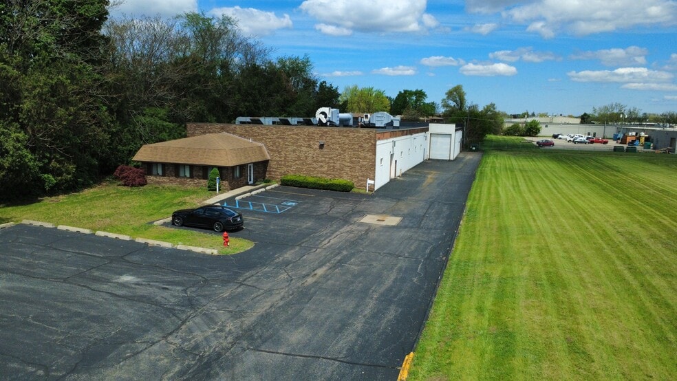 42200 Joy Rd, Plymouth, MI for sale - Building Photo - Image 1 of 5