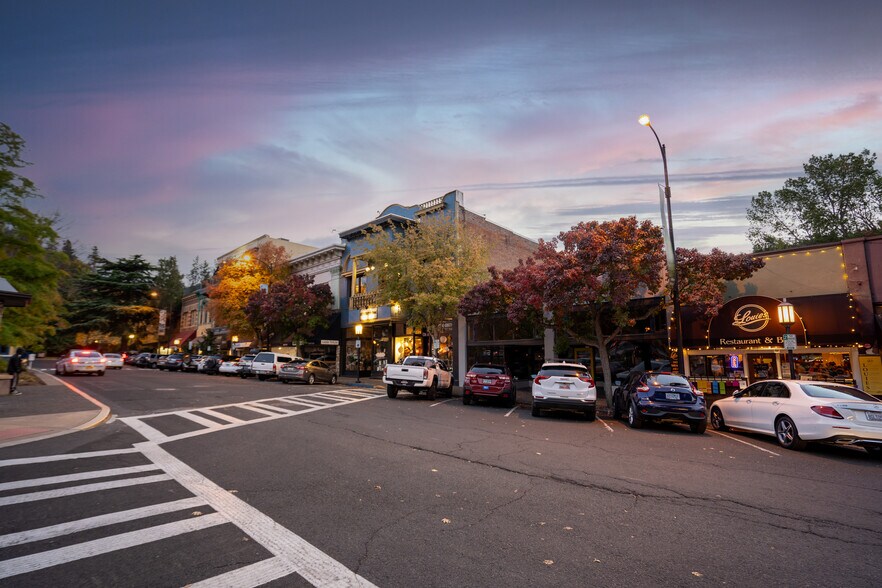 37 N Main St, Ashland, OR for sale - Building Photo - Image 1 of 1