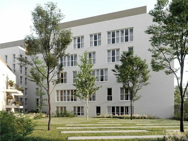 Office in Rouen for lease - Building Photo - Image 2 of 3