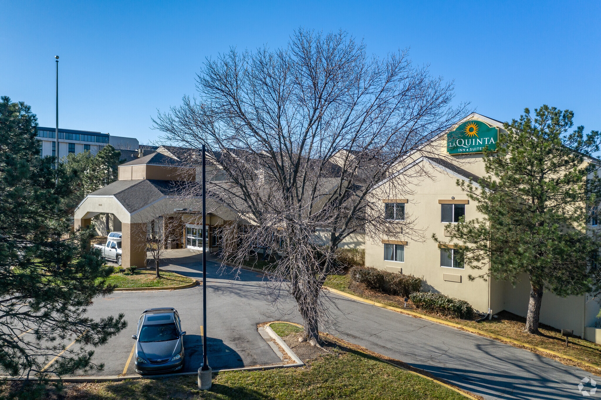 10610 Marty St, Overland Park, KS for sale Primary Photo- Image 1 of 1