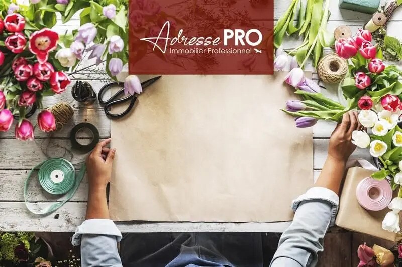 Retail in La Rochelle for lease Building Photo- Image 1 of 4