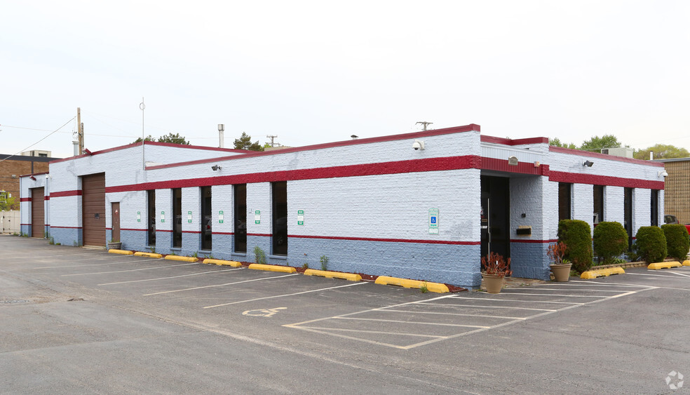 1100 Industrial Dr, Bensenville, IL for sale - Primary Photo - Image 1 of 1