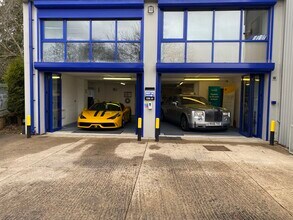 1B Travellers Close, North Mymms for lease Building Photo- Image 2 of 3