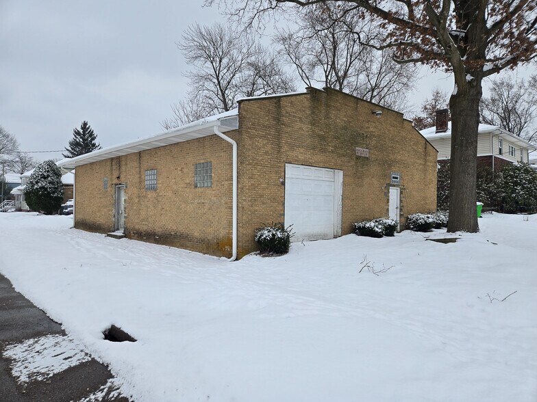 407 3rd St NW, Barberton, OH for sale - Building Photo - Image 1 of 1