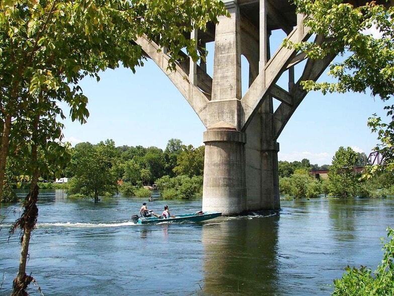 110 Mc Lean Ave, Cotter, AR for sale - Building Photo - Image 3 of 36