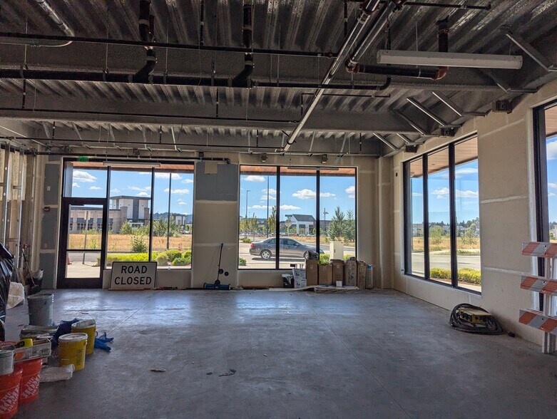 7305 SE Circuit Dr, Hillsboro, OR for lease - Interior Photo - Image 2 of 3