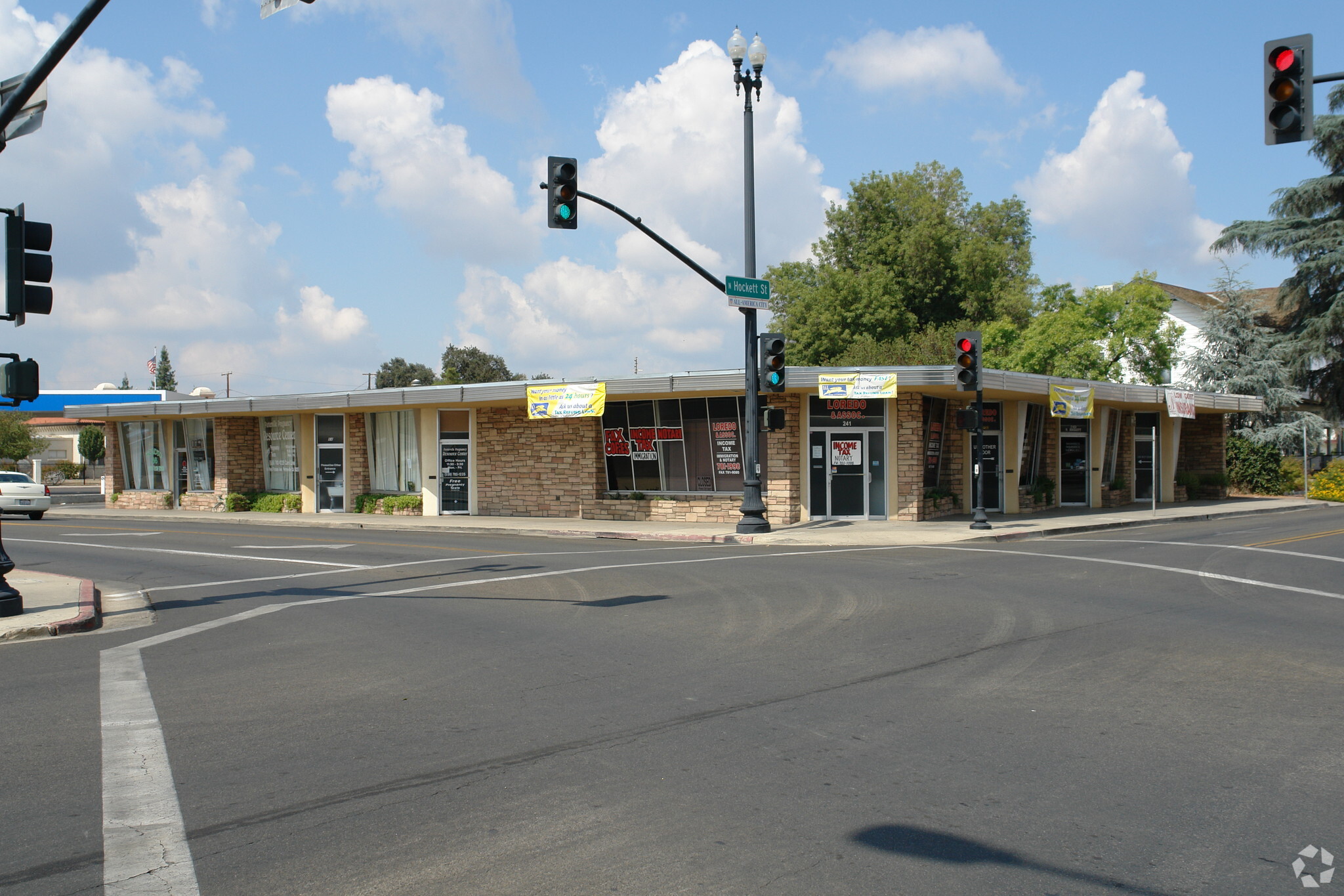 241-245 N Hockett St, Porterville, CA for lease Primary Photo- Image 1 of 13