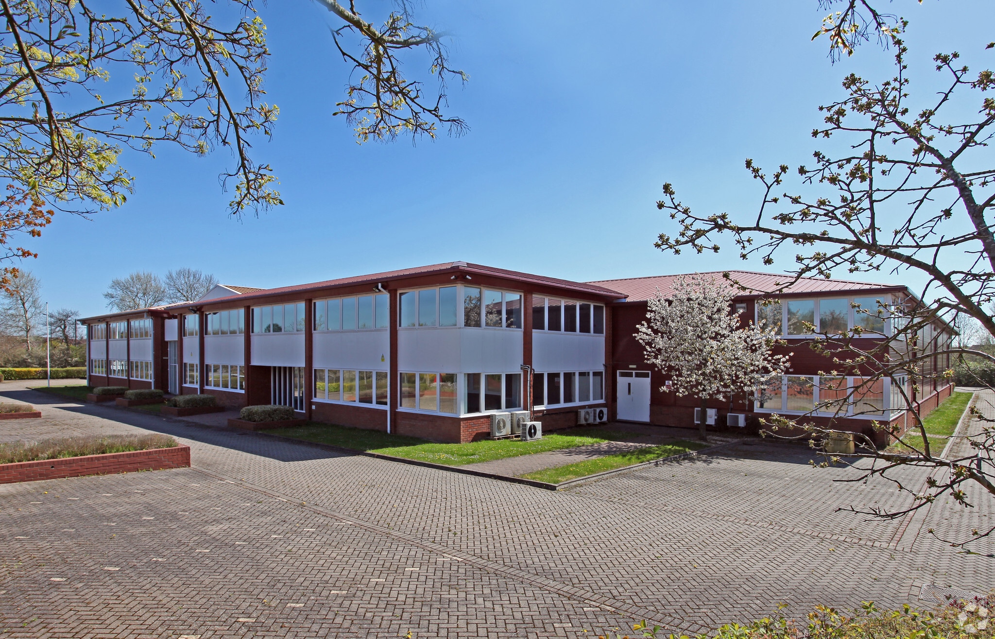 1 Vincent Ave, Milton Keynes for sale Primary Photo- Image 1 of 1