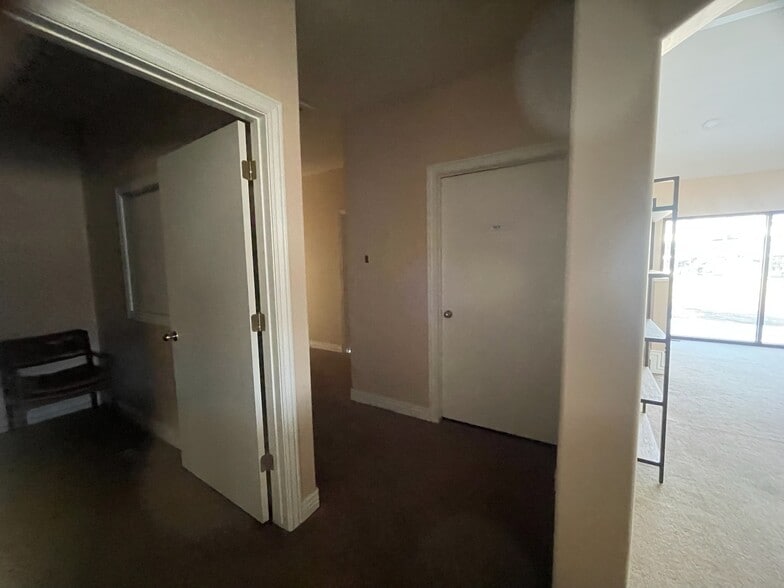 413 Washington Blvd, Ogden, UT for lease - Interior Photo - Image 2 of 15