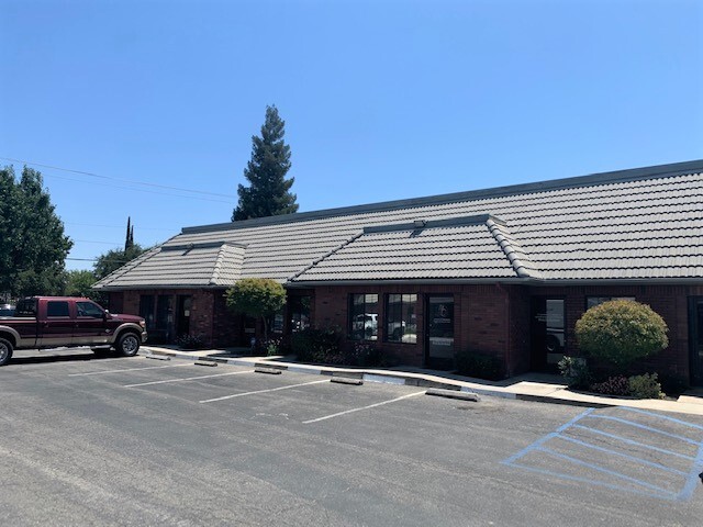 5275 N 1st St, Fresno, CA for lease - Building Photo - Image 2 of 3