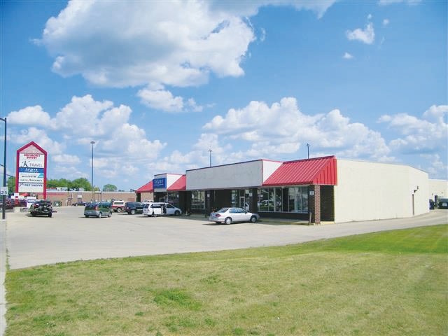 704-824 E Green Bay St, Shawano, WI for lease Primary Photo- Image 1 of 5