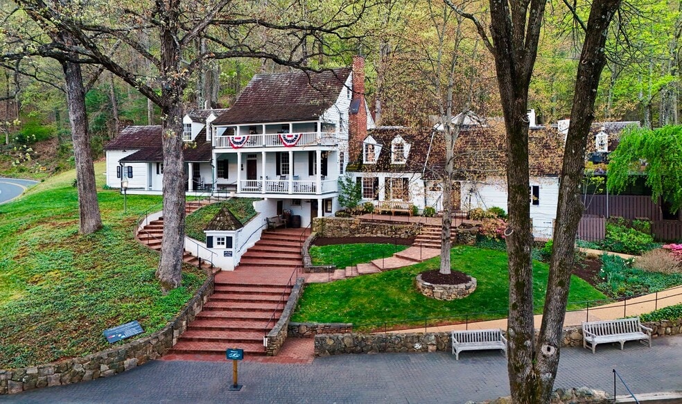 683 Thomas Jefferson Pky, Charlottesville, VA for sale - Building Photo - Image 1 of 36