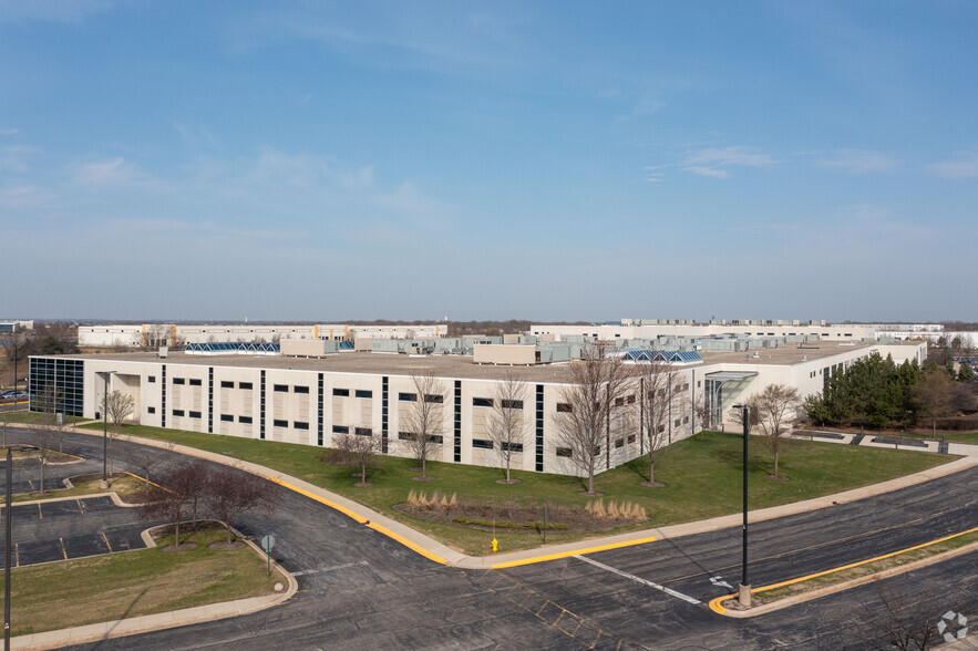 1000 Remington Blvd, Bolingbrook, IL for lease - Building Photo - Image 3 of 18