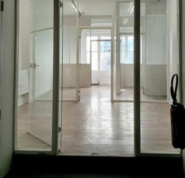 Retail in Paris for lease - Interior Photo - Image 3 of 5