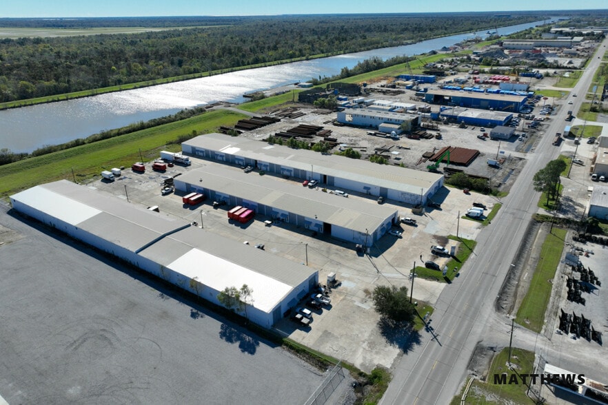 2211 - 2217 Engineers Rd, Belle Chasse, LA for sale - Building Photo - Image 2 of 3