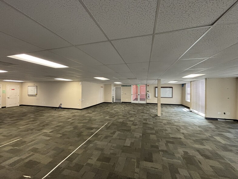 570 Keyes St, San Jose, CA for lease - Building Photo - Image 3 of 12