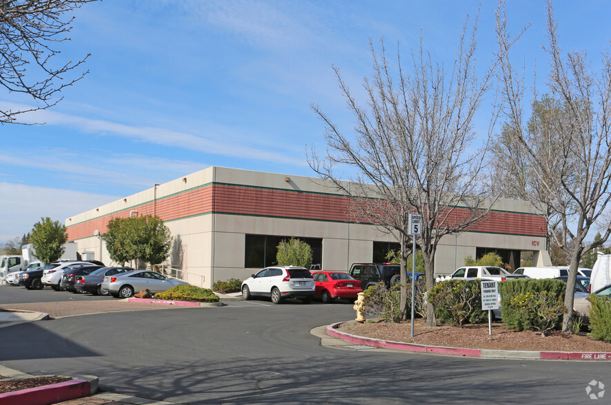 3908 Valley Ave, Pleasanton, CA for lease - Primary Photo - Image 1 of 4