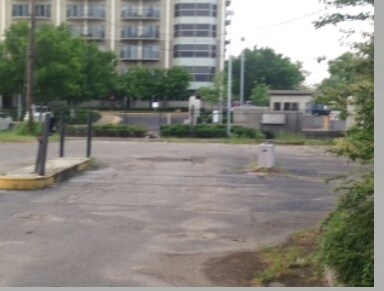 Riverside Dr, Memphis, TN for sale Primary Photo- Image 1 of 1