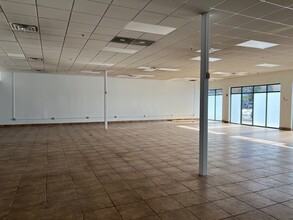 2662-2674 W Washington St, Waukegan, IL for lease Interior Photo- Image 1 of 3