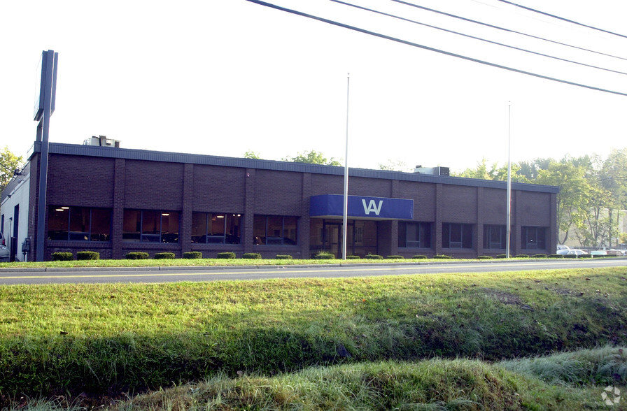 39 Industrial Ave, Hasbrouck Heights, NJ for sale - Building Photo - Image 1 of 1