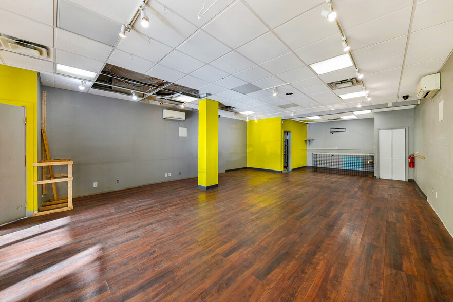 80 Graham Ave, Brooklyn, NY for lease - Interior Photo - Image 3 of 5