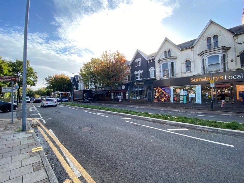 37 Uplands Cres, Swansea for lease - Building Photo - Image 3 of 8