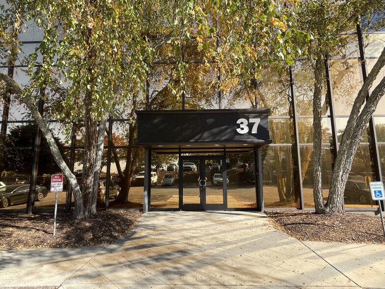 33 Villa Rd, Greenville, SC for lease - Building Photo - Image 2 of 14