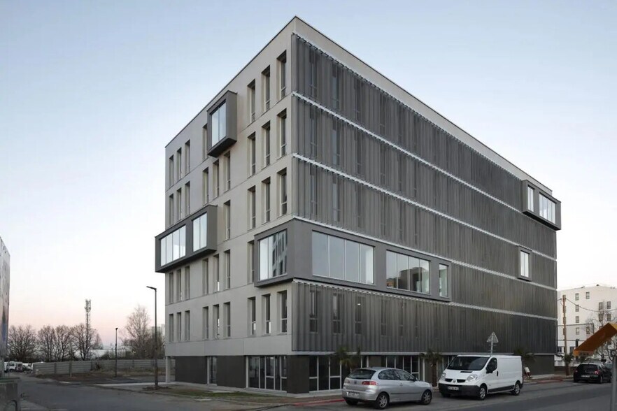 Office in Saint-Herblain for lease - Building Photo - Image 3 of 9