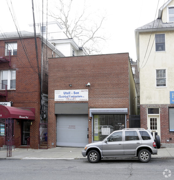 5772 Mosholu Ave, Bronx, NY for sale - Primary Photo - Image 1 of 1