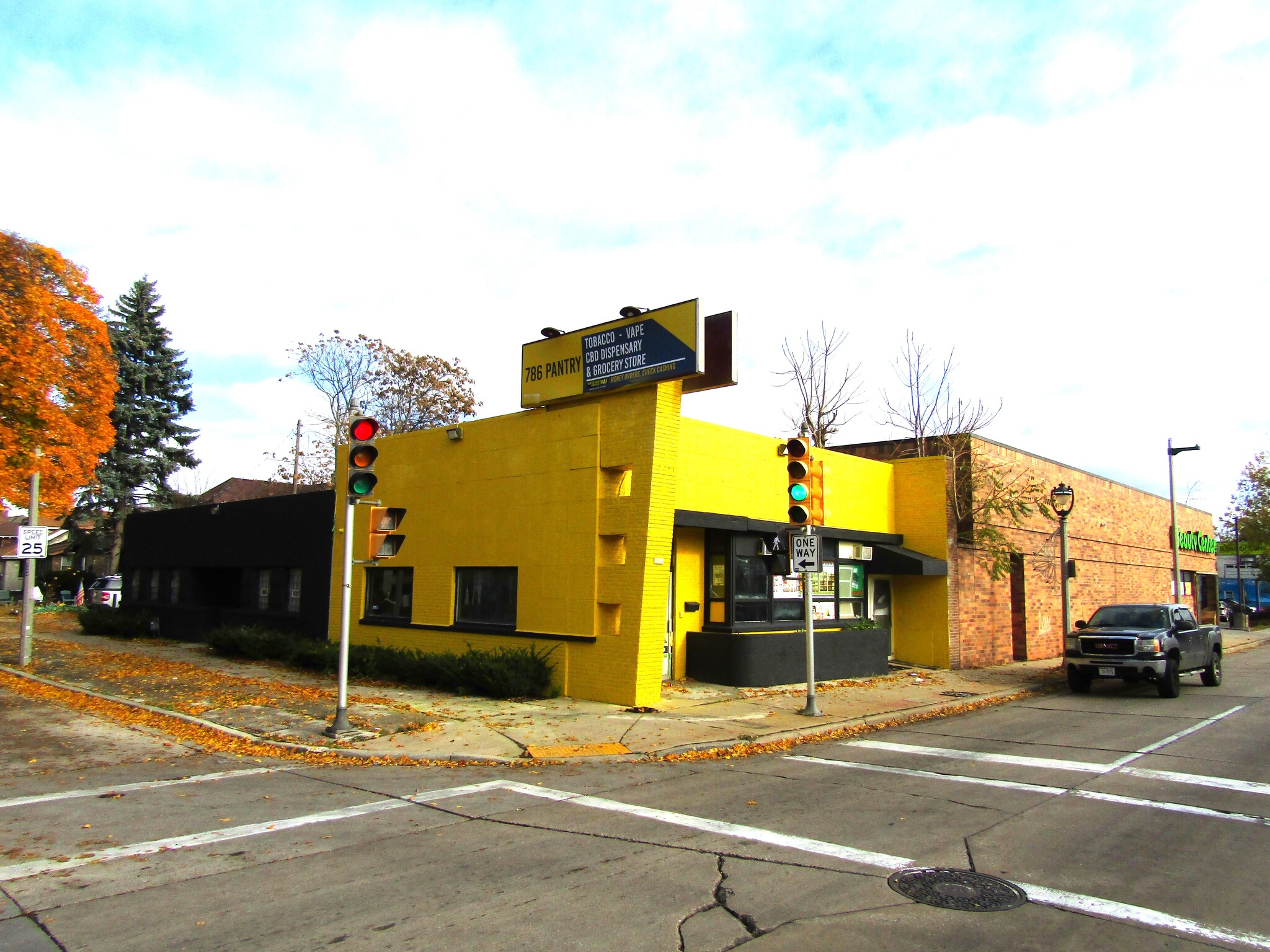 4534 W North Ave, Milwaukee, WI for lease Primary Photo- Image 1 of 4