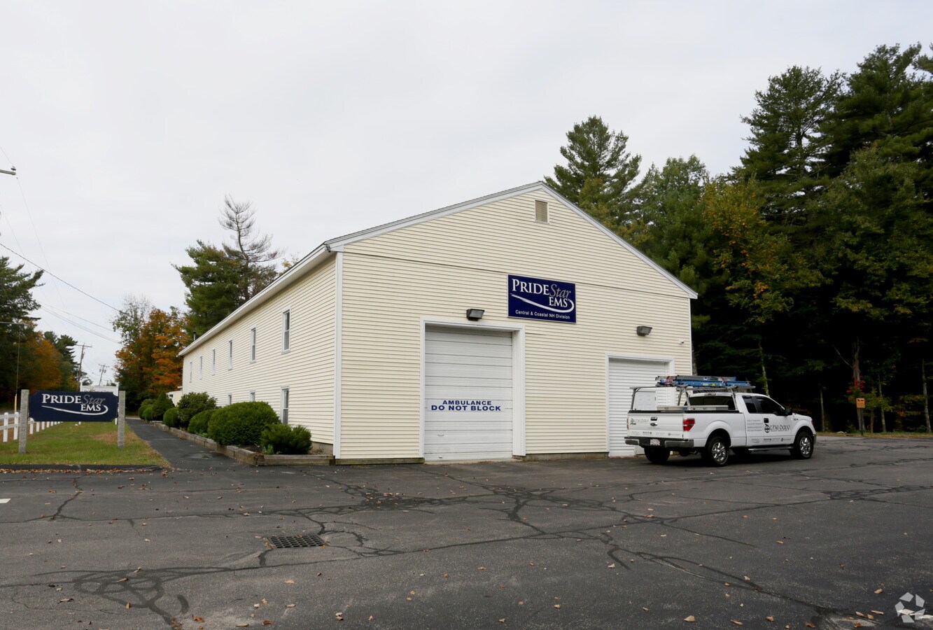 135 Route 27, Raymond, NH 03077